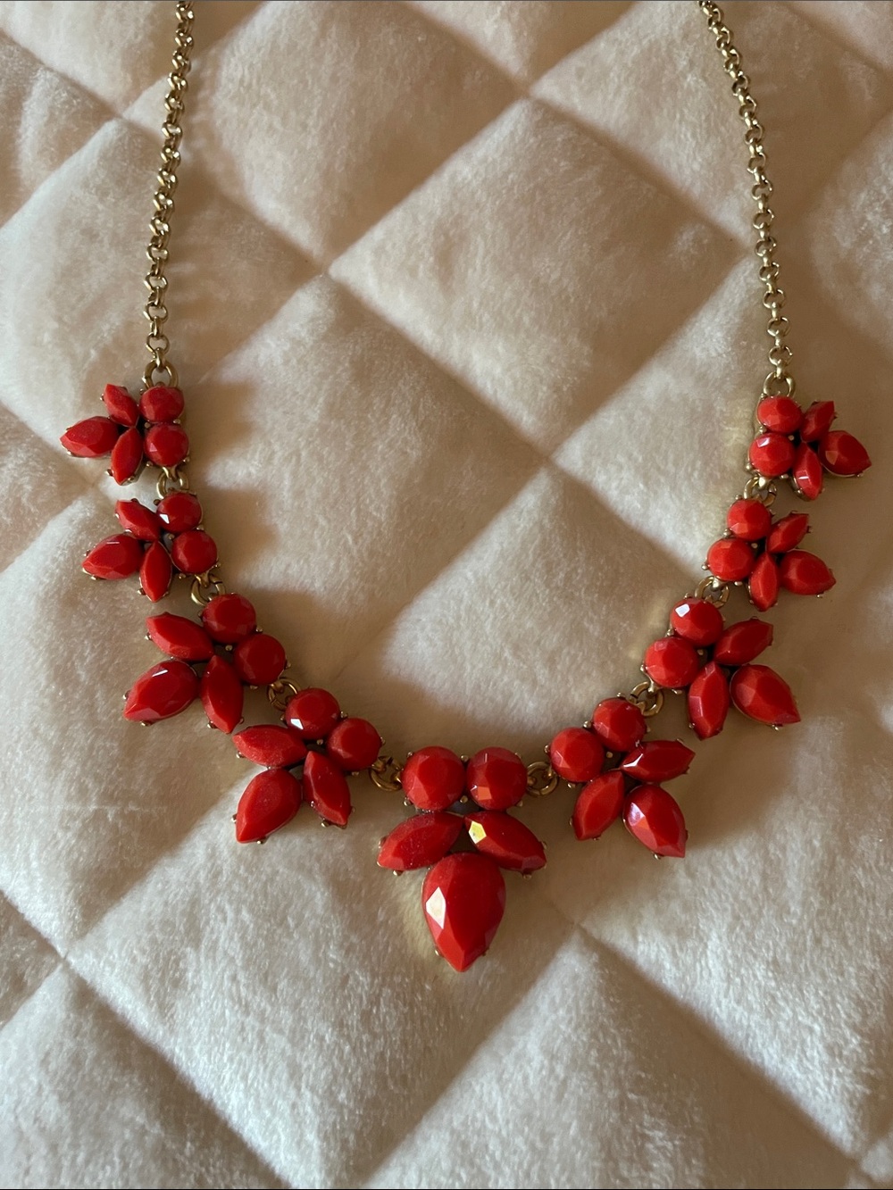 NWT J. Crew Red Floral Cluster Necklace - Picture 2 of 7